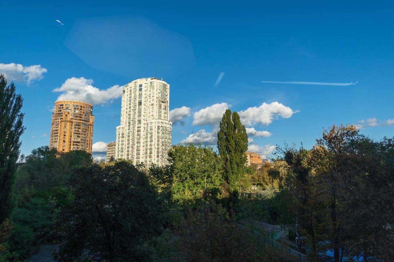 Luxury Apartments Arena Guliver Kiev Exterior foto